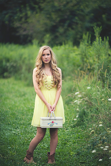 riley, "senior shoot", "dayton senior", "senior pictures", beautiful, gorgeous, stunning, beavercreek, vintage, unique, photography, photographer, pictures, shots
