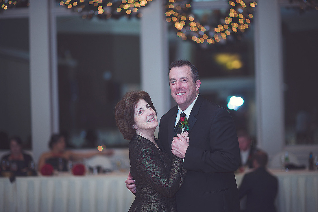 bride, bridal, wedding, Cincinnati wedding, gorgeous, Nichole, Reed, photography, photographer, photographers, stunning, happy, unique, vintage, pin up, pin-up, glam, Great Gatsby, red roses, classic